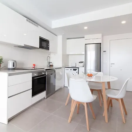 Global Properties, Con Terraza Y Vistas A La Piscina En Gran Canet