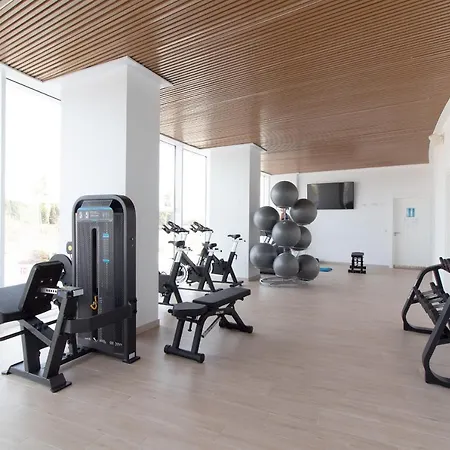 Global Properties, Con Terraza Y Vistas A La Piscina En Gran Canet *