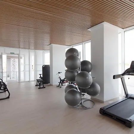 Global Properties, Con Terraza Y Vistas A La Piscina En Gran Canet *