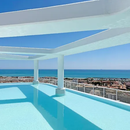 Global Properties, Con Terraza Y Vistas A La Piscina En Gran Canet