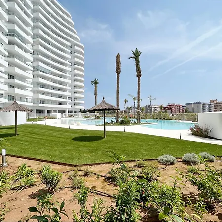 Global Properties, Con Terraza Y Vistas A La Piscina En Gran Canet